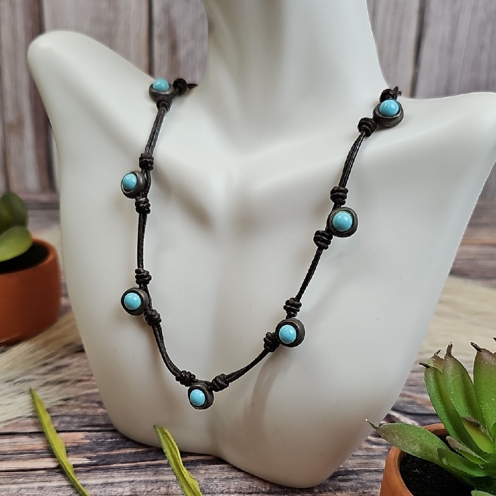 UNO DE 50 HANDMADE IN SPAIN LEATHER BLUE STONE STATION NECKLACE